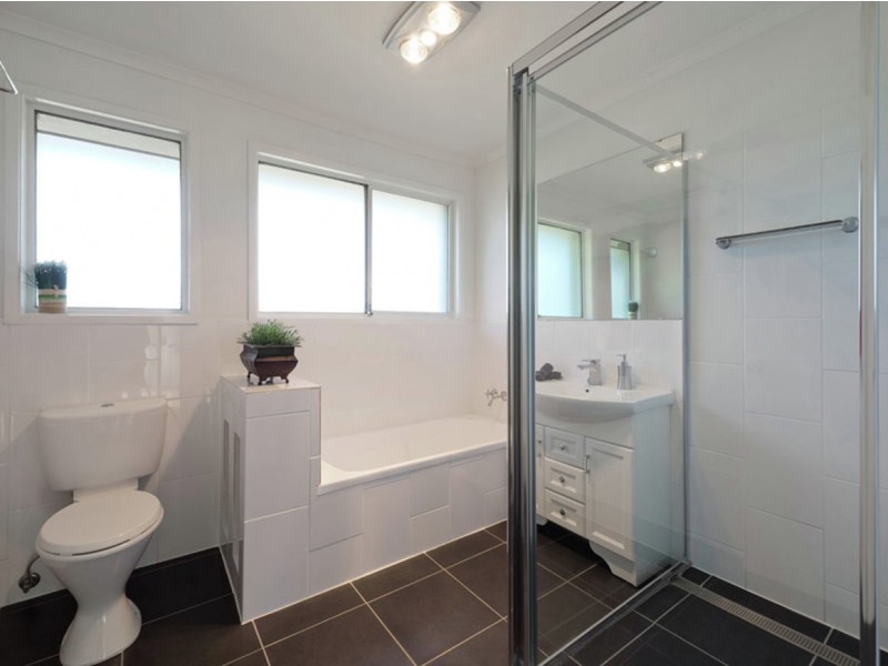 3 Elizabeth Place, Cornubia QLD 4130