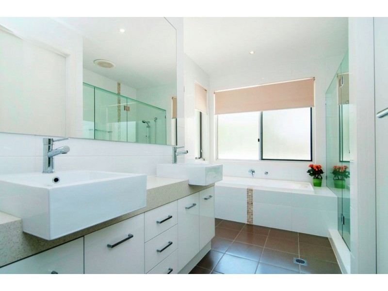 27-33 Highgrove Close, Chambers Flat QLD 4133