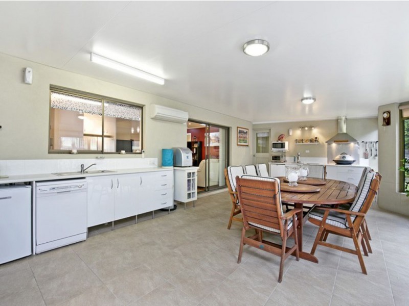 2 SEERS COURT, Shailer Park QLD 4128