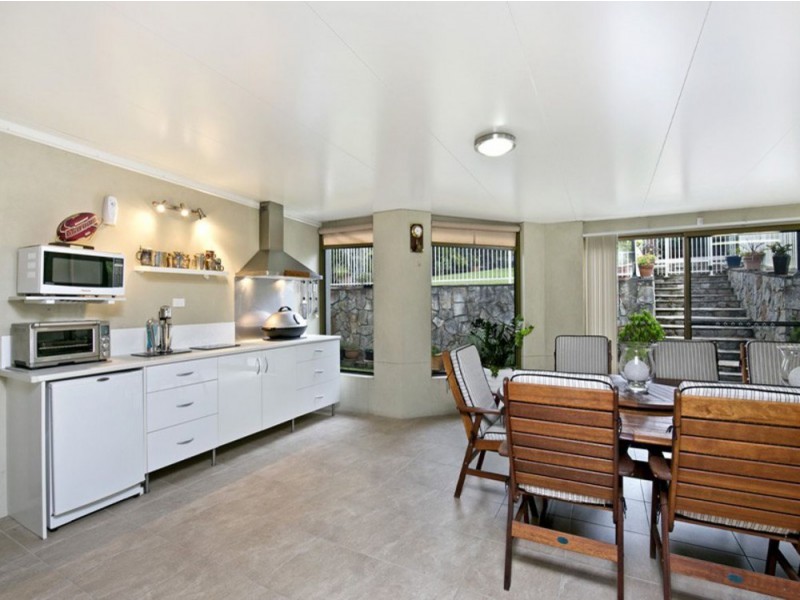 2 SEERS COURT, Shailer Park QLD 4128