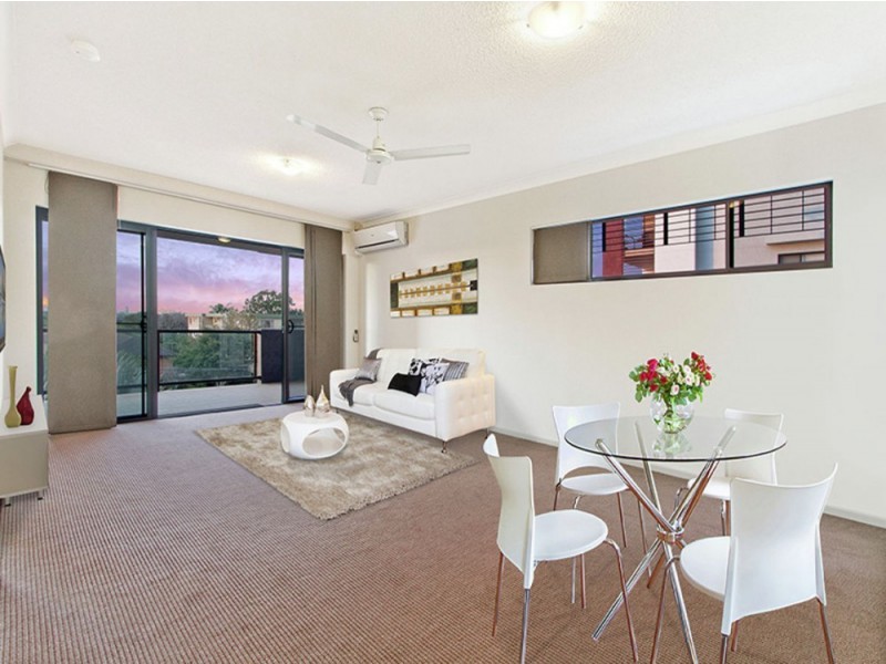 23/11 Kitchener Street, Coorparoo QLD 4151