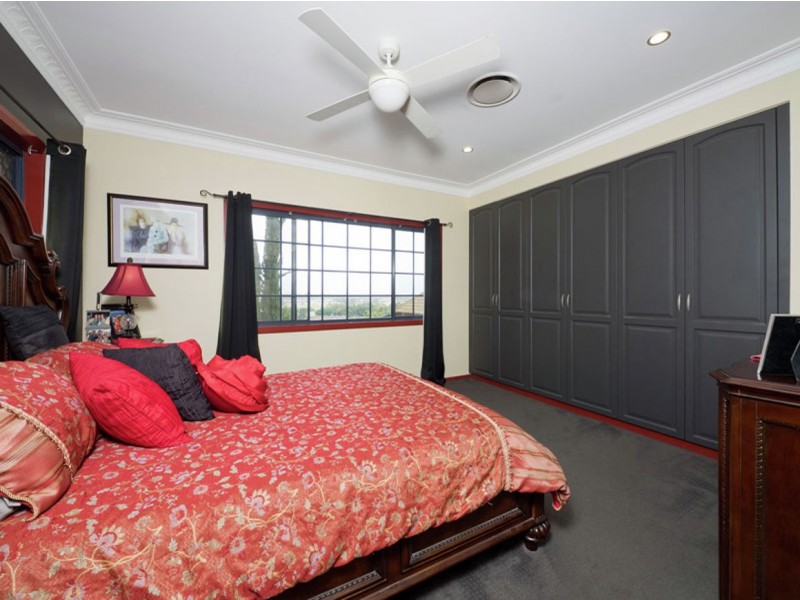 16 Sundar Crescent, Tanah Merah QLD 4128