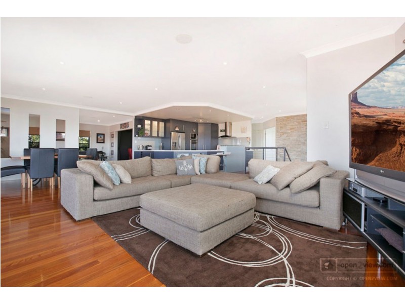 8 St Ives Court, Redland Bay QLD 4165