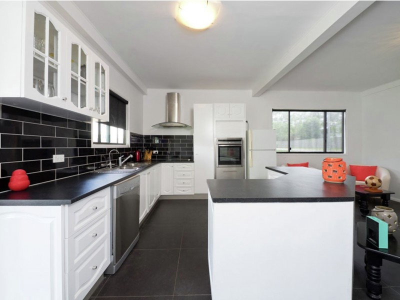 6 Maple Street, Kingston QLD 4114