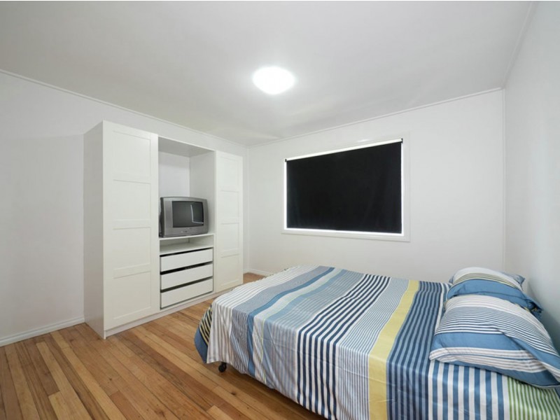 6 Maple Street, Kingston QLD 4114