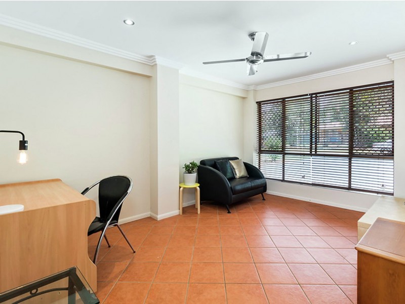 15 Sherwood Crescent, Daisy Hill QLD 4127