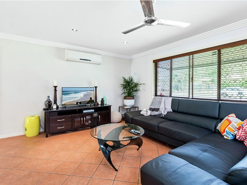 15 Sherwood Crescent, Daisy Hill QLD 4127