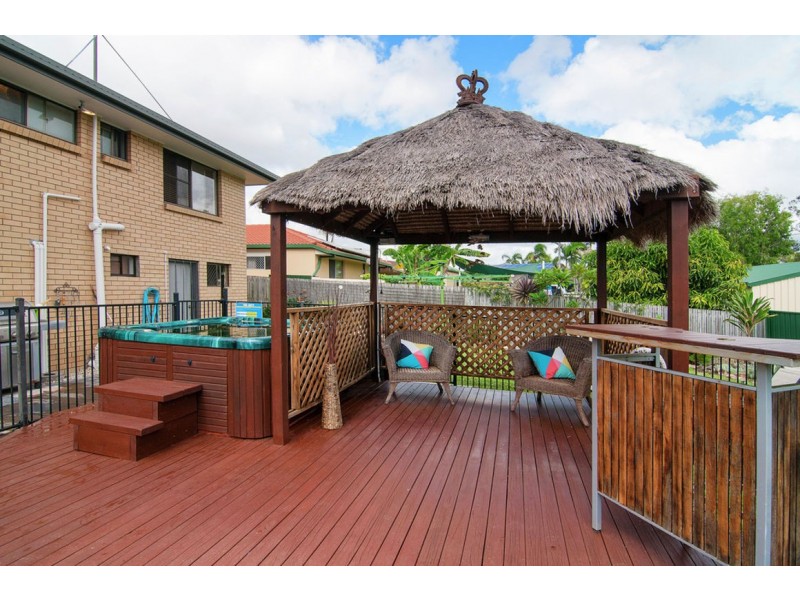 30 Caloola Drive, Springwood QLD 4127