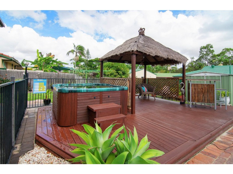 30 Caloola Drive, Springwood QLD 4127