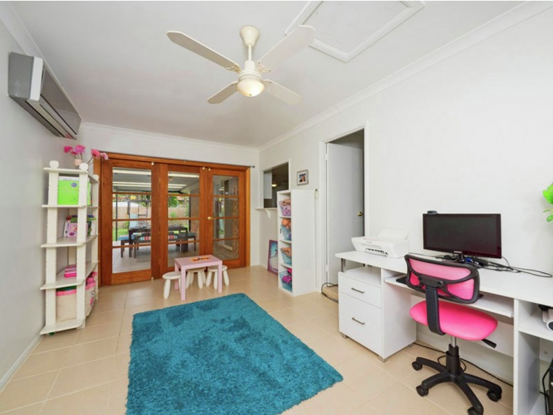 4 River Oak Place, Loganholme QLD 4129