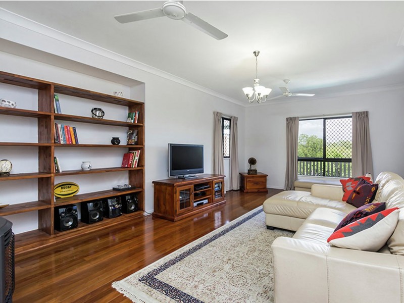 8 Omaru St, Loganholme QLD 4129