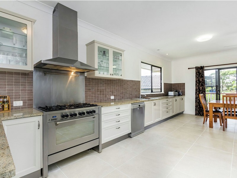 8 Omaru St, Loganholme QLD 4129