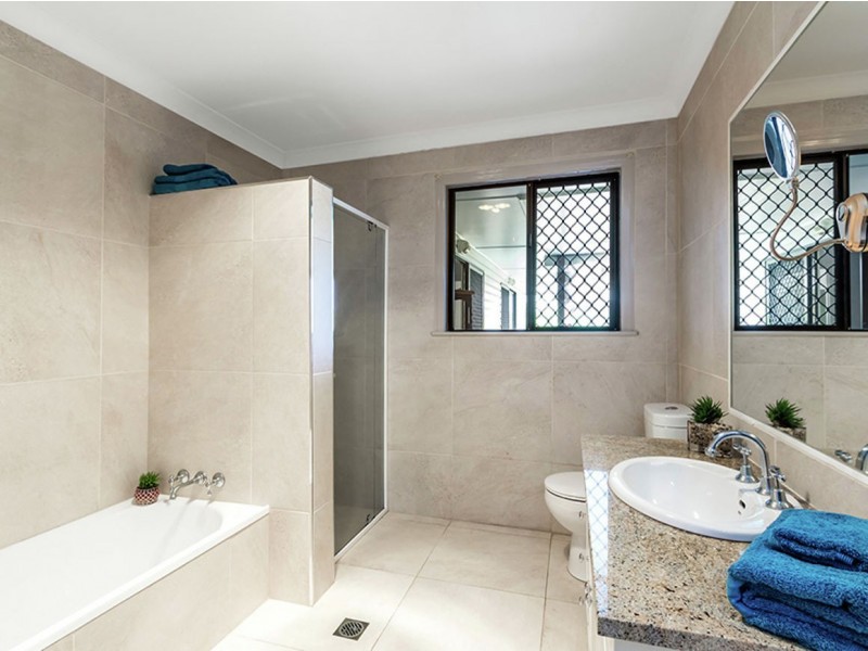 8 Omaru St, Loganholme QLD 4129