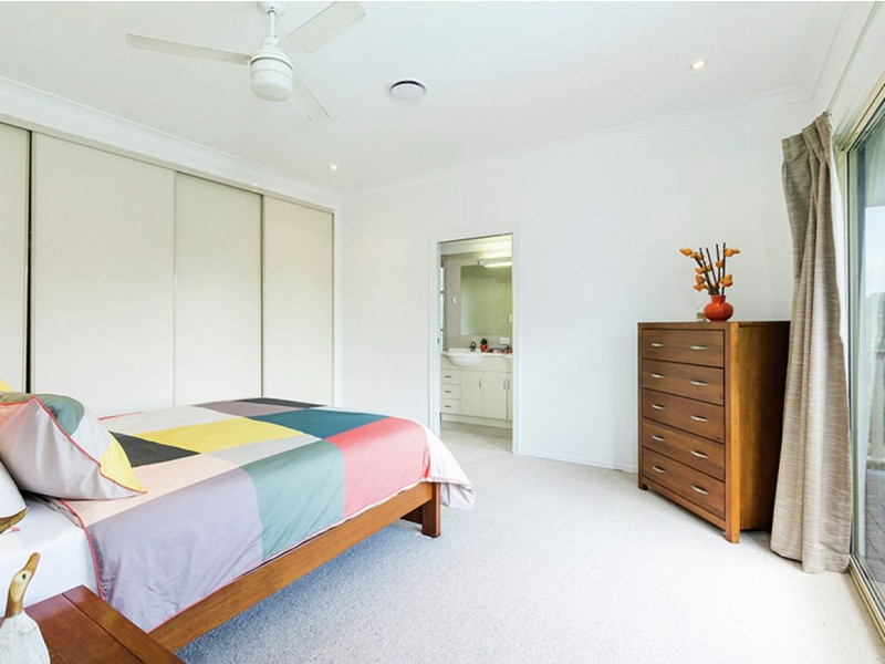 8 Omaru St, Loganholme QLD 4129