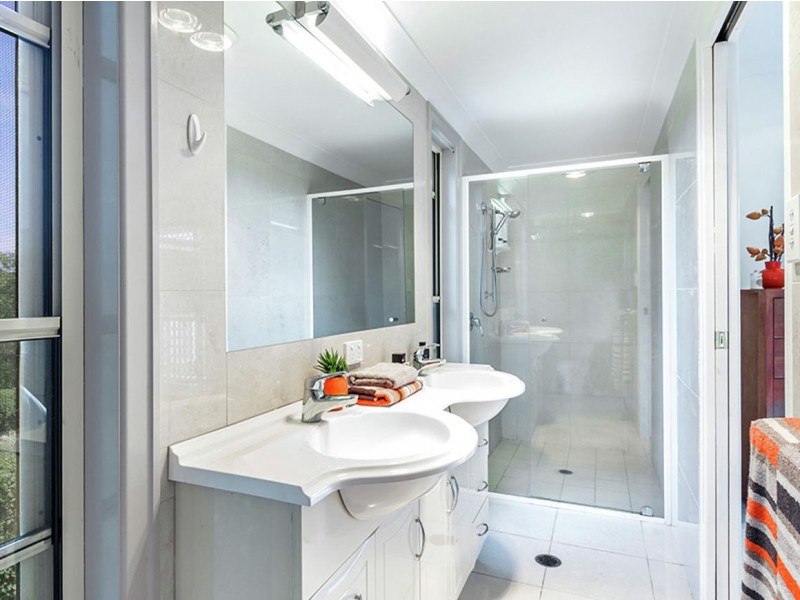 8 Omaru St, Loganholme QLD 4129