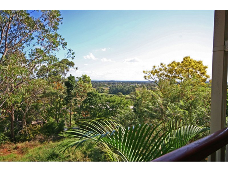 70 Pohon Drive, Tanah Merah QLD 4128