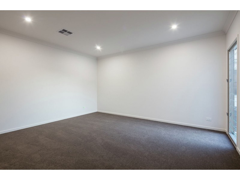 35B Yarabah Crescent, Shailer Park QLD 4128