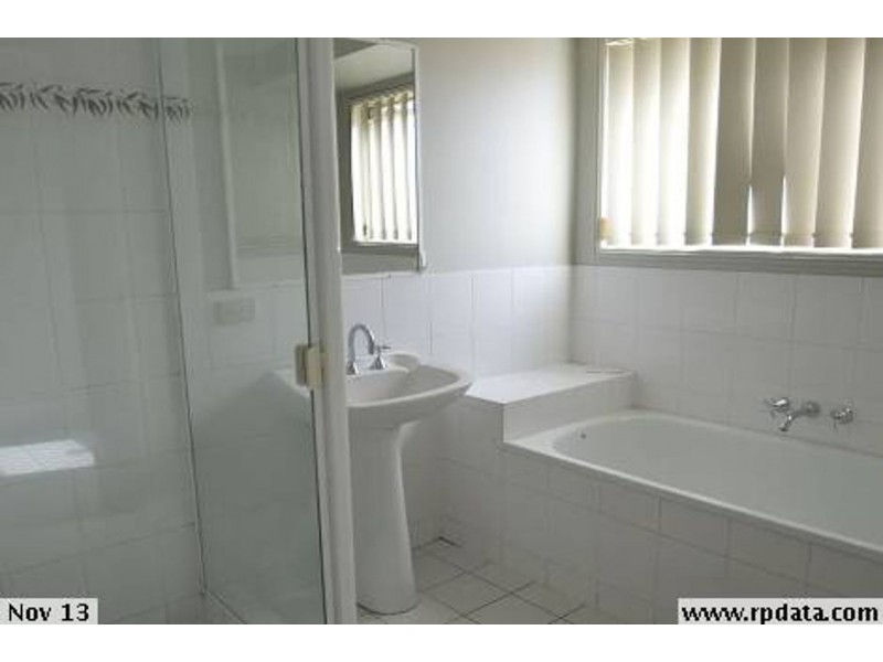 7 Meiland crt, Meadowbrook QLD 4131