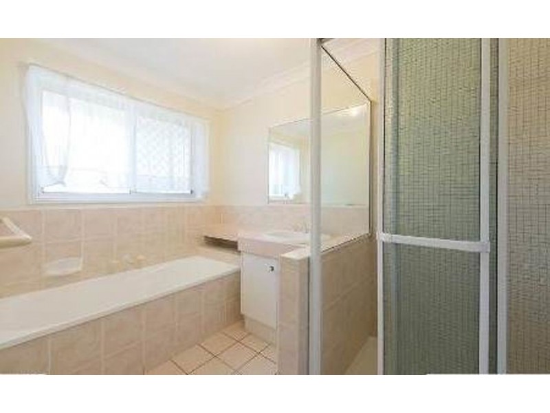 8 Jay Court, Redland Bay QLD 4165