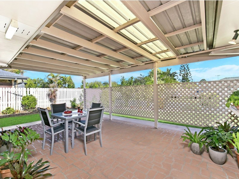 16 HANLON STREET, Tanah Merah QLD 4128