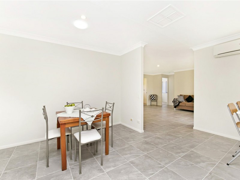 16 HANLON STREET, Tanah Merah QLD 4128