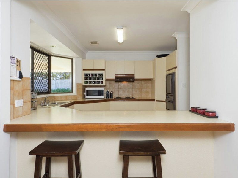 8 Springwell Avenue, Springwood QLD 4127