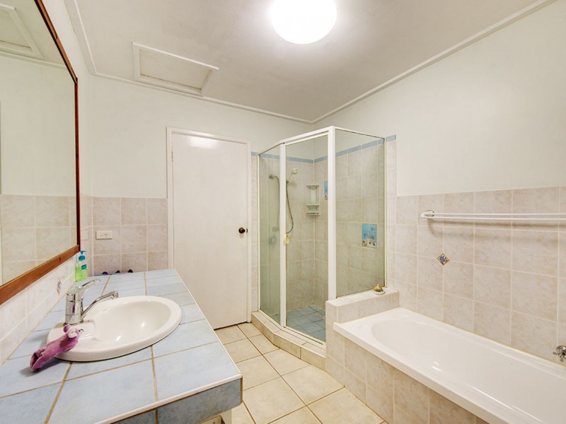 42 Raelene Terrace, Springwood QLD 4127