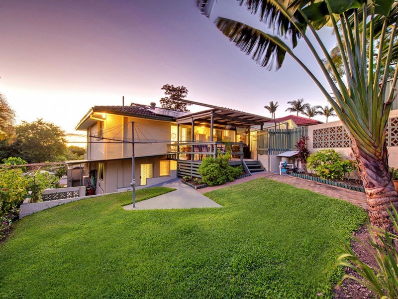 42 Raelene Terrace, Springwood QLD 4127