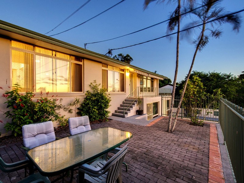 42 Raelene Terrace, Springwood QLD 4127