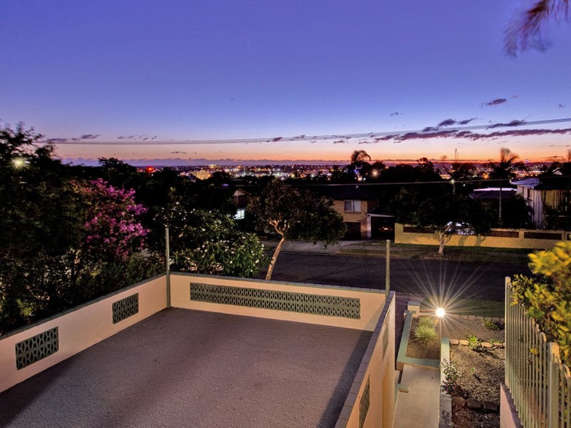 42 Raelene Terrace, Springwood QLD 4127