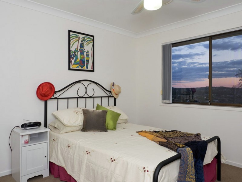 33 Cowra Street, Tanah Merah QLD 4128