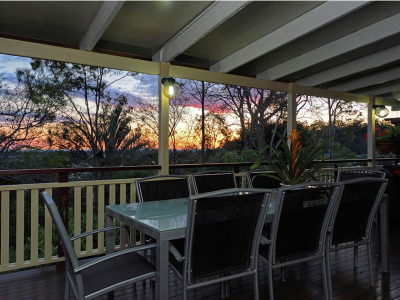 33 Cowra Street, Tanah Merah QLD 4128