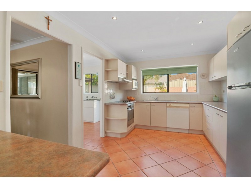 8 Conifer Street, Daisy Hill QLD 4127