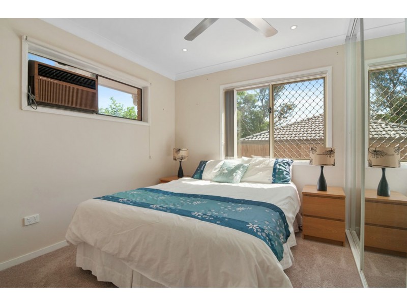 8 Conifer Street, Daisy Hill QLD 4127