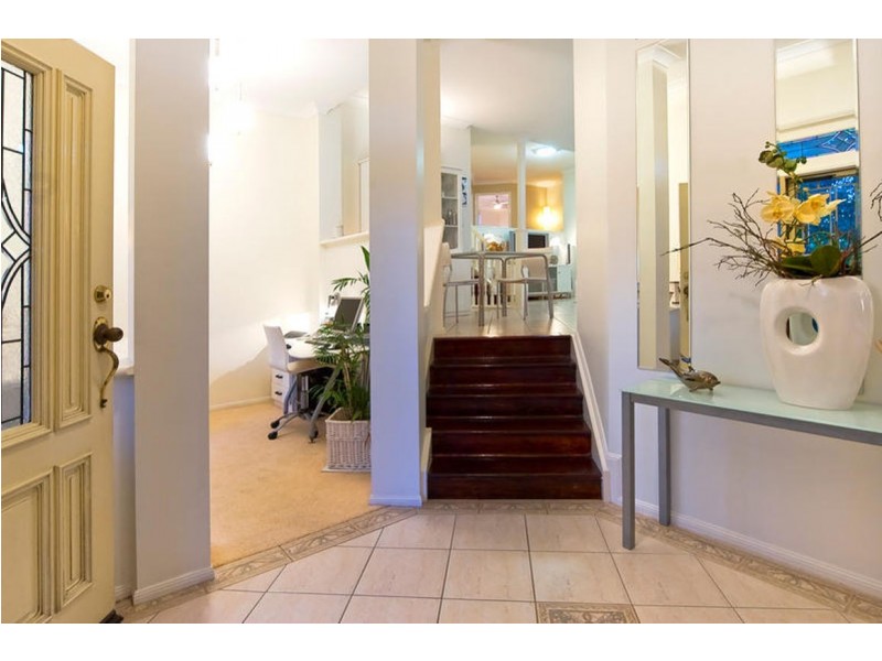6 Satellite Court, Tanah Merah QLD 4128
