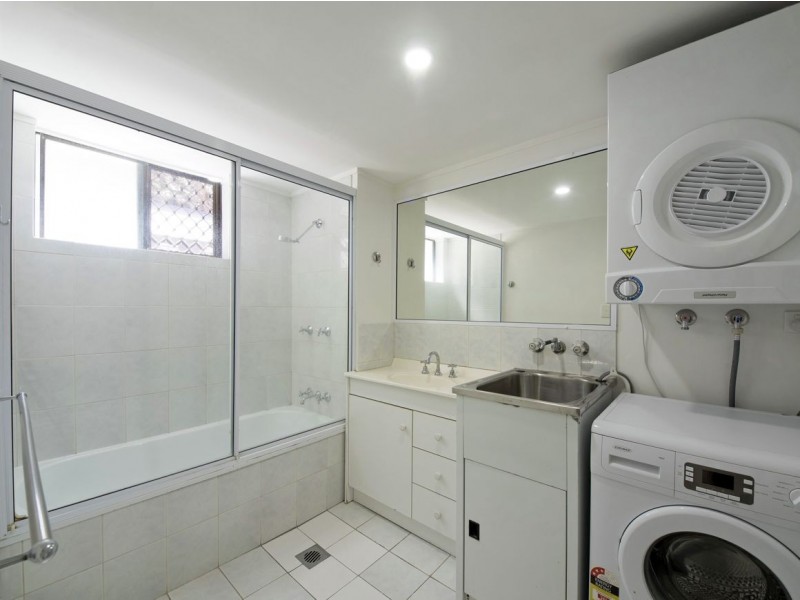 28/167 JOHN PAUL DRIVE, Springwood QLD 4127