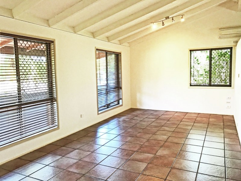 2 Savage Street, Tanah Merah QLD 4128