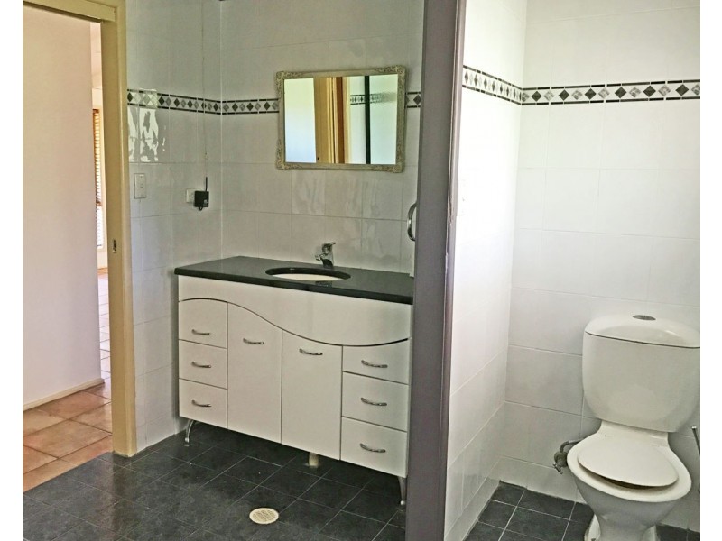 2 Savage Street, Tanah Merah QLD 4128