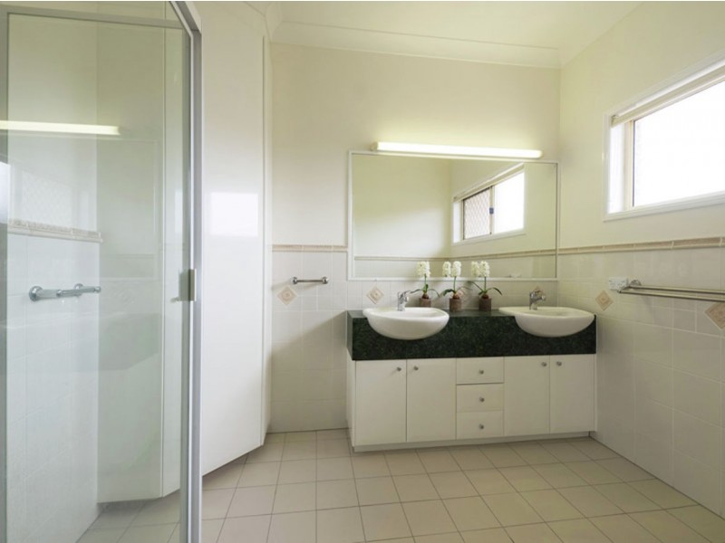 1358 Creek Road, Carina QLD 4152