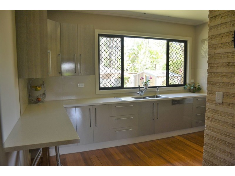 11-15 Pohon Drive, Tanah Merah QLD 4128