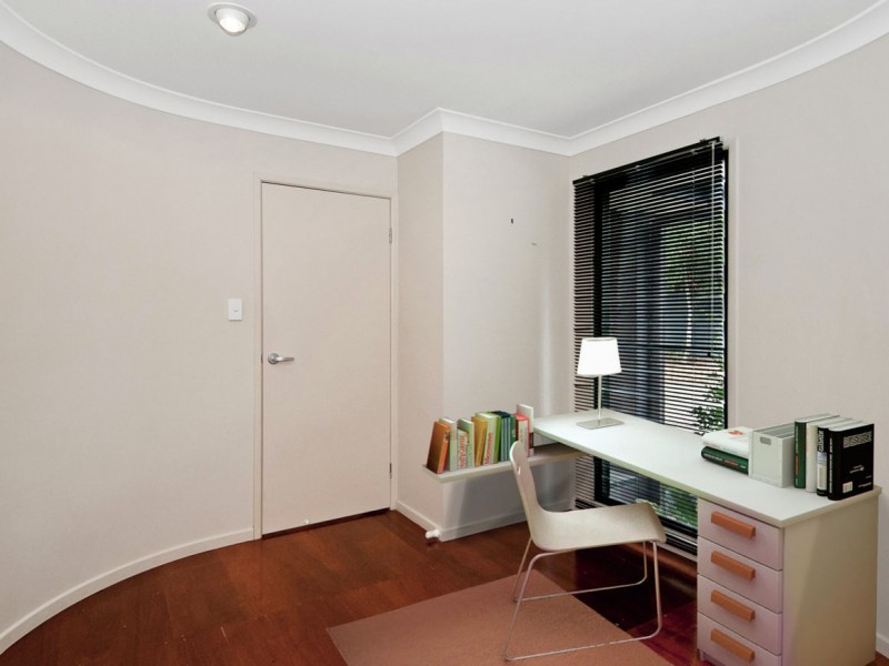 90 Leolindo Drive, Shailer Park QLD 4128