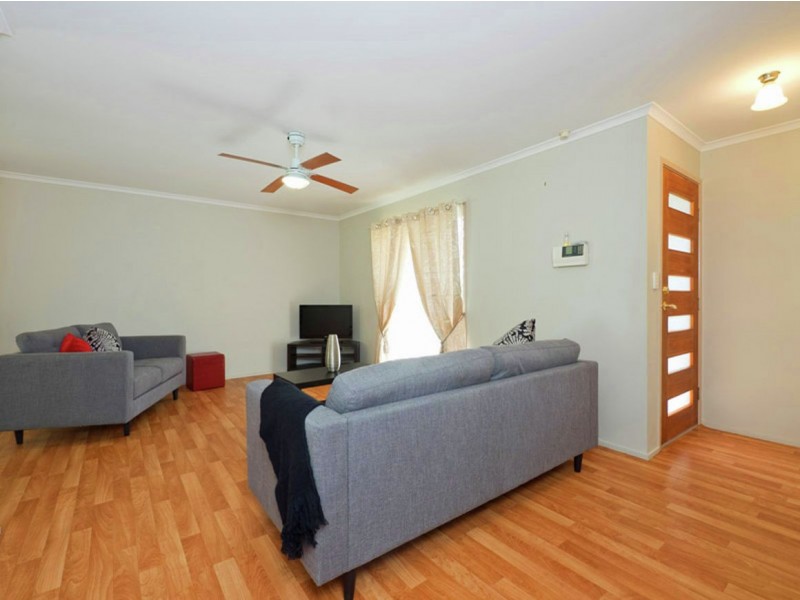 62 Cowra st, Tanah Merah QLD 4128