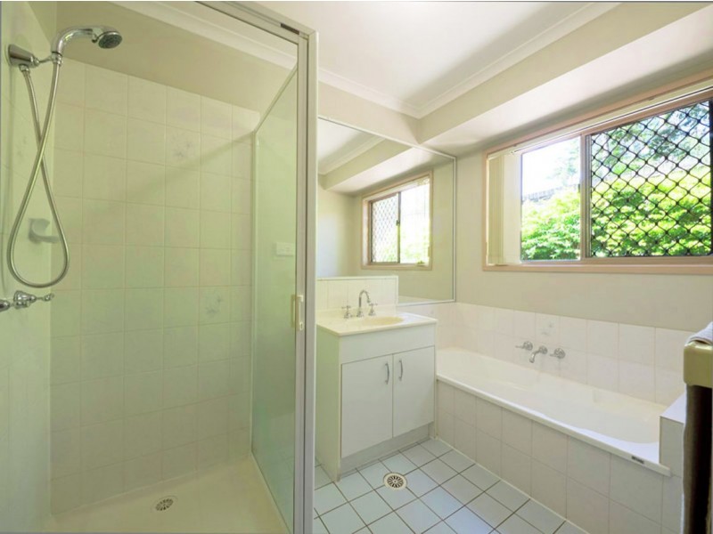 62 Cowra st, Tanah Merah QLD 4128