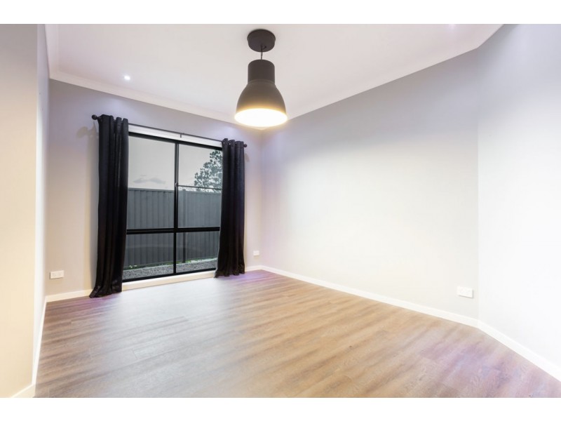 10 Abang Ave, Tanah Merah QLD 4128