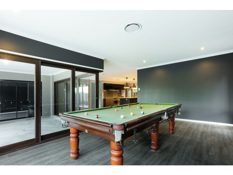 10 Abang Ave, Tanah Merah QLD 4128