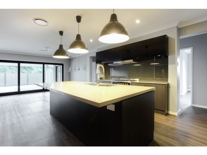 10 Abang Ave, Tanah Merah QLD 4128