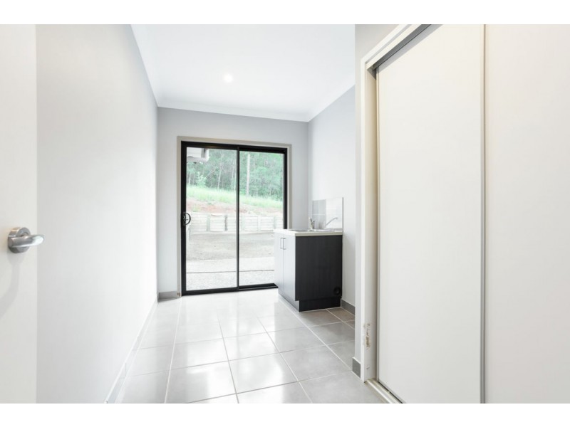 10 Abang Ave, Tanah Merah QLD 4128