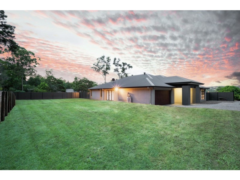 10 Abang Ave, Tanah Merah QLD 4128