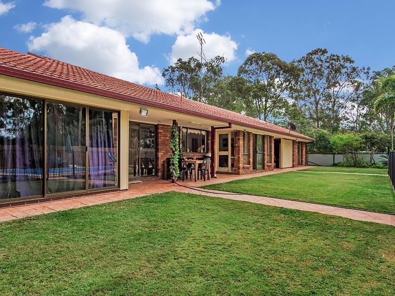 1 Derwent Avenue, Helensvale QLD 4212