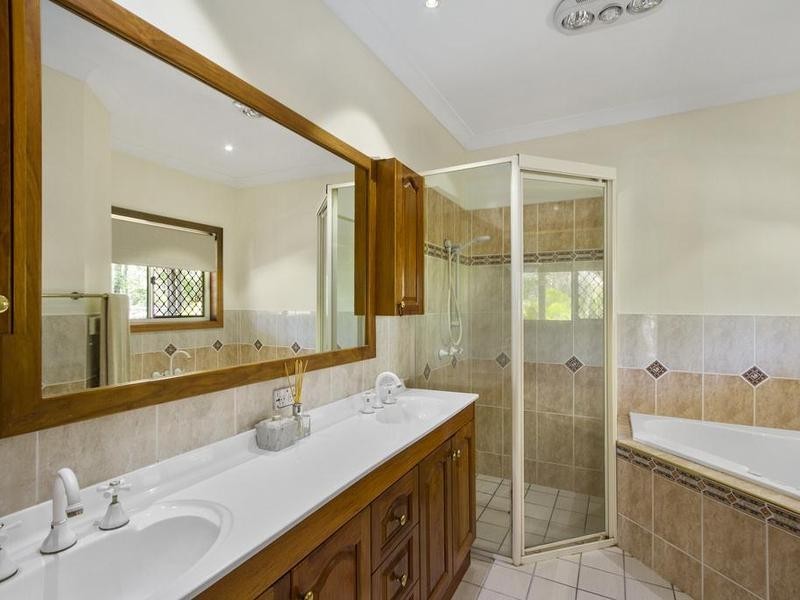 20 Warrego  Way, Helensvale QLD 4212